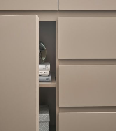 Sideboard Palamos in warmgrau matt lackiert und Akazie massiv Wohn- und Esszimmer Kommode 200 cm